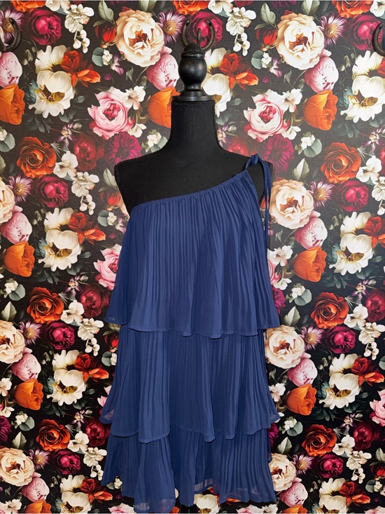 Lulus Dresses & Skirts - Lulu's Navy Blue One-Shoulder Tiered Pleated Dress, Medium, NWT